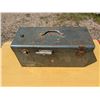 Image 3 : vintage toolbox, (20x8.5x9.5") with tools