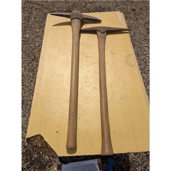 2 pick axes