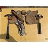 Image 1 : tool belt/pouch with 2 claw hammers