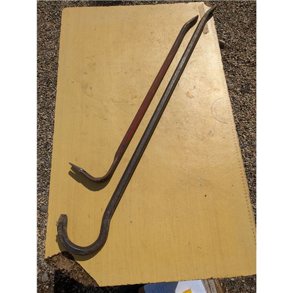 2 wrecking bars, 29" and 40"