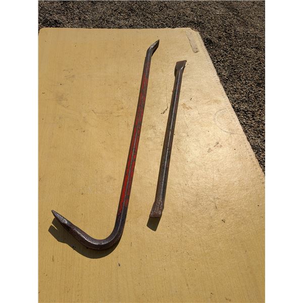 1 wrecking bar- 29", 1 prybar-22"