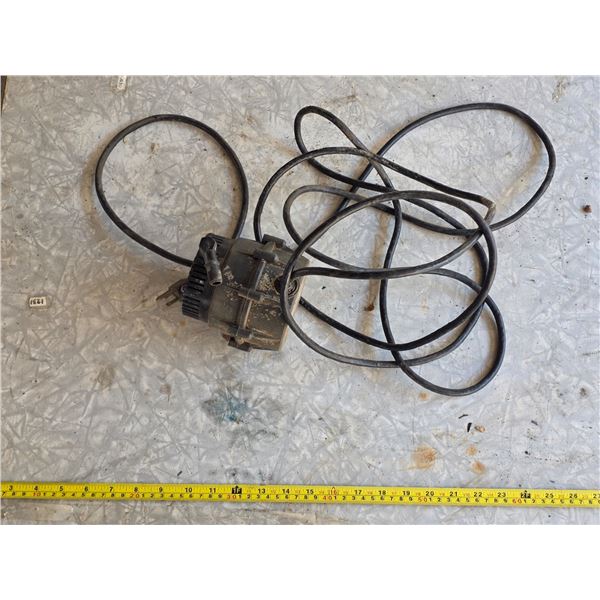 Submersible pump