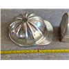 Image 2 : Aluminum hardhat and lunch box