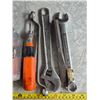 Image 3 : Metal box full of tools