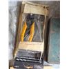 Image 5 : Box of misc tools
