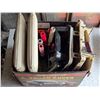 Image 1 : Painting supplies