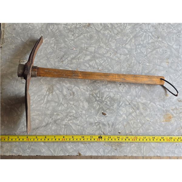 entrenching tool