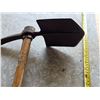 Image 3 : entrenching tool