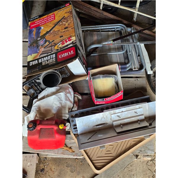 Pallet of misc items, gas can, lawn chairs