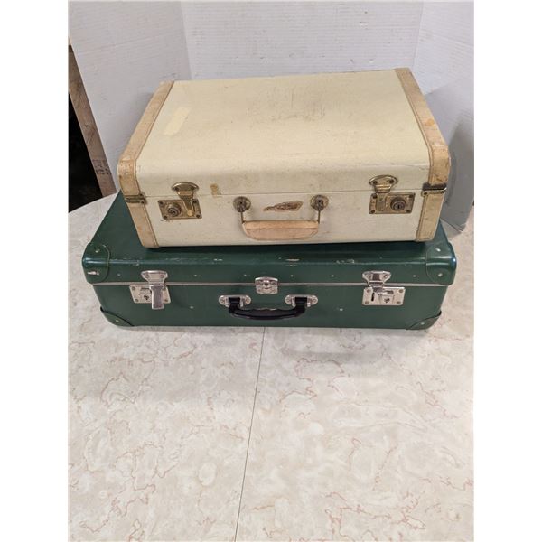2 vintage suitcases