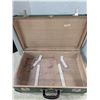 Image 2 : 2 vintage suitcases