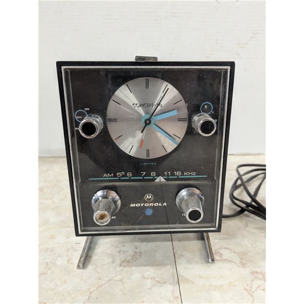vintage motorolla clock radio