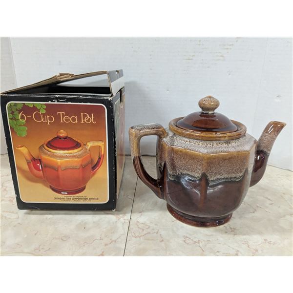 vintage 6 cup teapot with original box