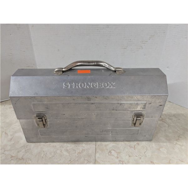 Vintage "strongbox" aluminum lunchbox