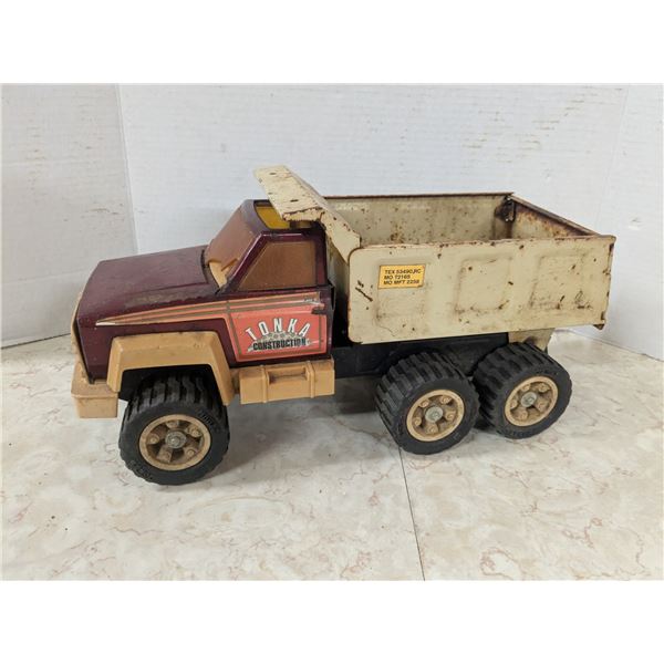 Vintage Tonka construction dump truck