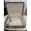 Image 3 : 2 Vintage suitcases