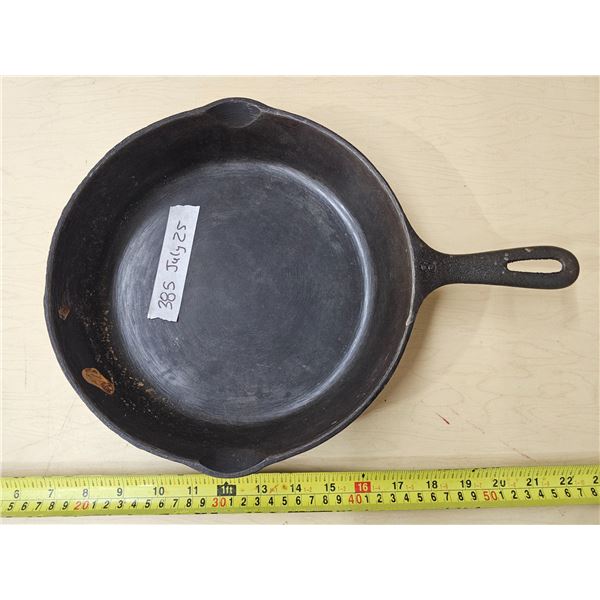 10.5” Wagner Ware Cast Iron Skillet