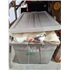Image 11 : Lot of Asst. Linen, Blankets, Toques, Scarves, Etc
