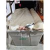 Image 1 : Lot of Asst. Linen, Blankets, Toques, Scarves, Etc