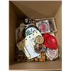 Image 1 : Lot of Assorted Vintage Collectables