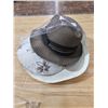 Image 1 : (3) Vintage Hats