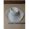Image 2 : (3) Vintage Hats