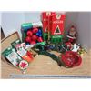 Image 1 : Vintage Christmas Décor Lot