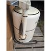 Image 3 : vintage ge wringer washer