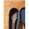 Image 2 : vintage acoustic guitar