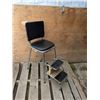 Image 2 : stepped shoeshine/barber chair
