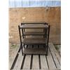 Image 2 : 2 metal 3 tier shelves