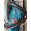 Image 2 : makita saw with original box