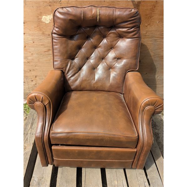 Vinbtage leather rocking recliner