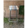 Image 3 : 2 tv tables with stool and plant holder