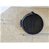 Image 2 : folding handle cast iron pan