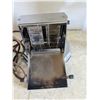 Image 2 : Vintage toaster
