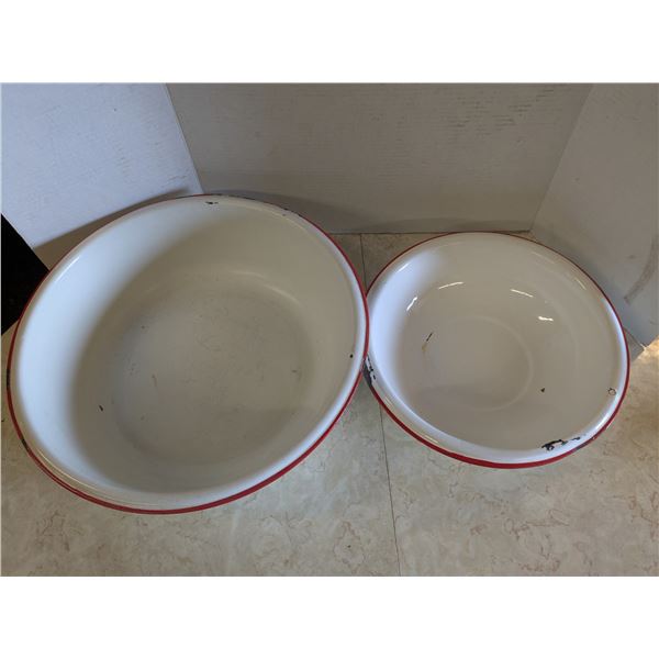 2 enamel wash basins