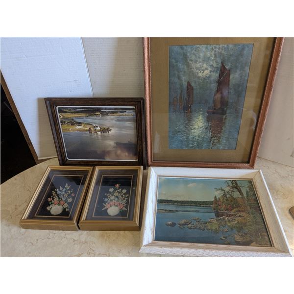 Framed artwork/prints