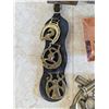 Image 5 : Brass and copper décor, wall hangers, book ends, etc.