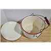 Image 4 : Vintage White Enamel Pot w/ Lid