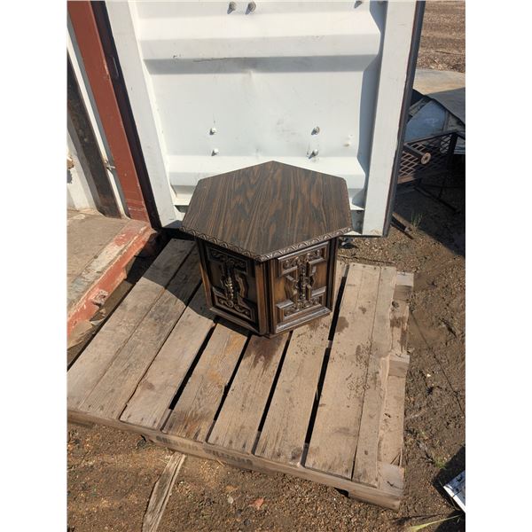 Hex end table, 23x23x19"