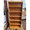 Image 2 : wooden bookshelf, 5 shelves, 33x13x72"