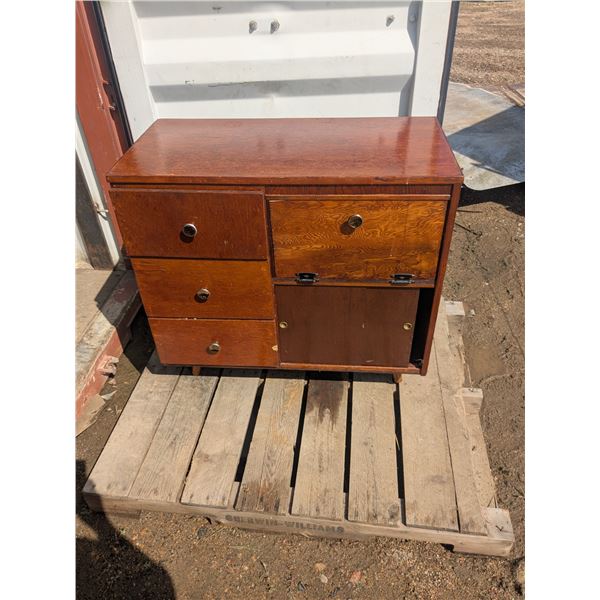 Cabinet/drawer set 34x17x32"
