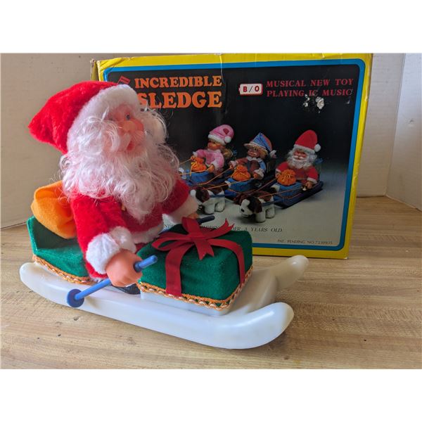 Incredible sledge vintage toy/décor