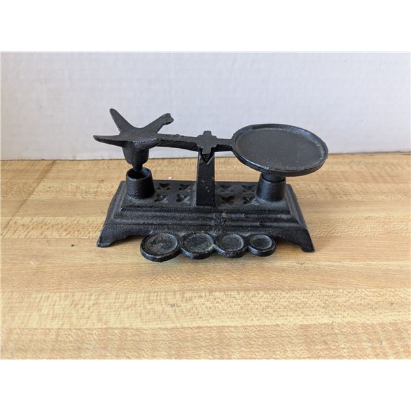 Mini table top scale with no weights or tray