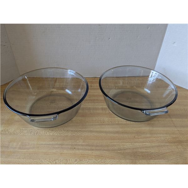 2 vintage pyrex bowls