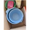 Image 2 : box of plastic kitchen dishes