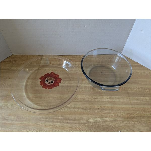Pyrex bowl with decorated pyrex pie plate