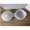 Image 4 : 2 vintage fireking glass pie plates with one lid