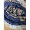 Image 2 : Large embroidered duvet